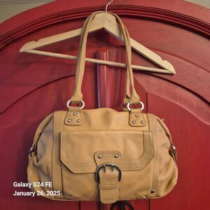 Tignanello Tan Leather Purse Shoulder Bag Satchel. Silver Hardware Front Pocket